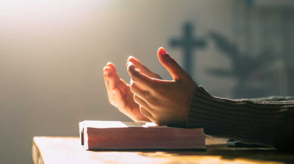 T&ocirc;n gi&aacute;o qua nh&atilde;n quan nh&acirc;n học